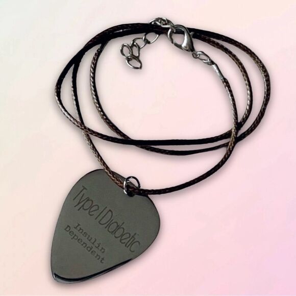 T1D Medical Alert, Guitar Pick Charm & Adjustable Rope, Unisex - Picture 2 of 10